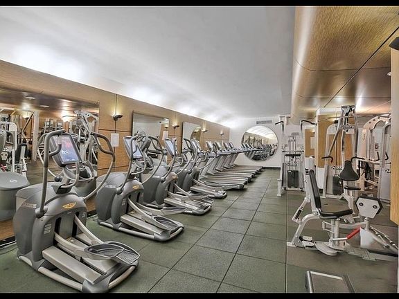 3rd image of 300 E 33rd St APT 4F