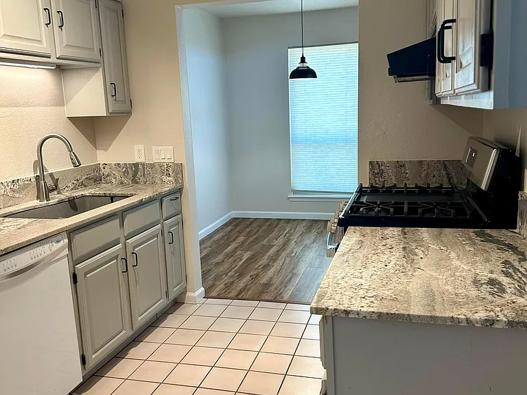 4232 Trinity Pl NW — Photo 8