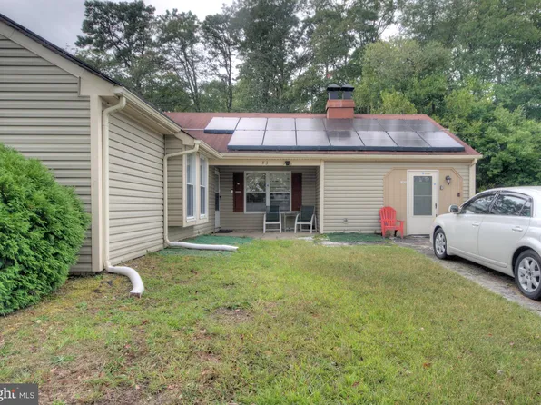 83 Arbor Meadow Dr, Sicklerville, NJ 08081