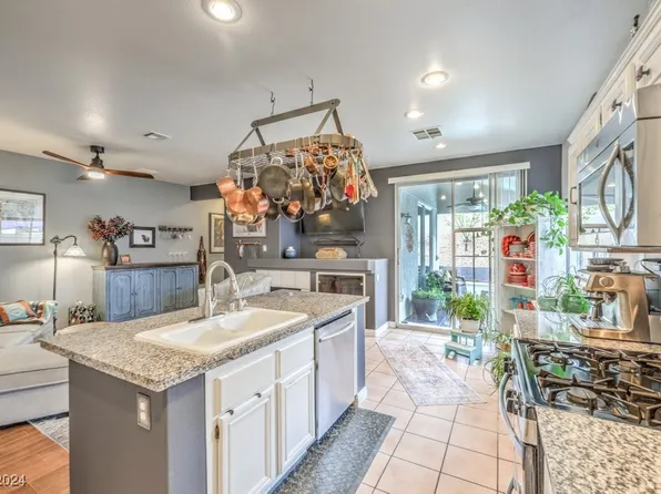 2275 Surrey Meadows Ave, Henderson, NV 89052