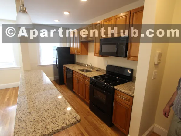 136 Highland Ave APT 5, Somerville, MA 02143
