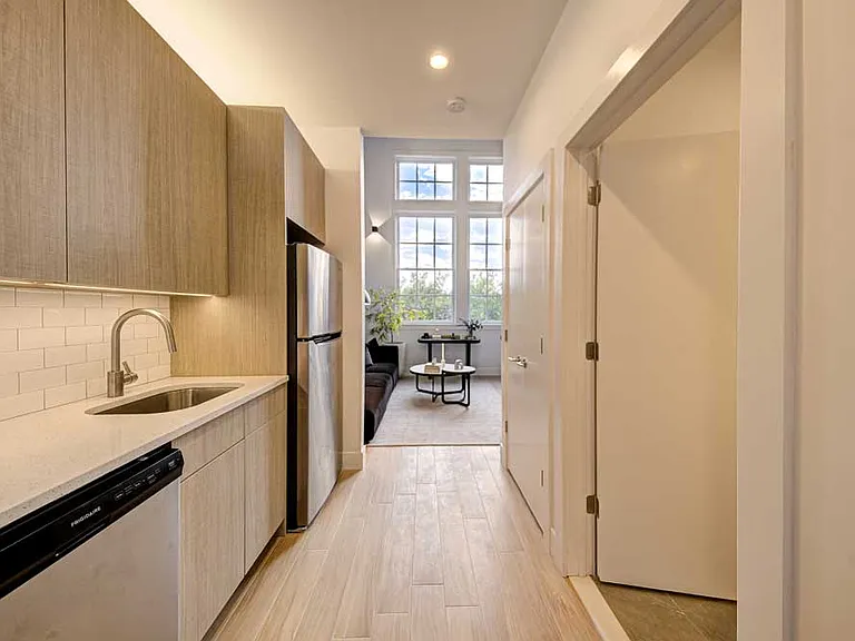 160 Union St — Photo 12