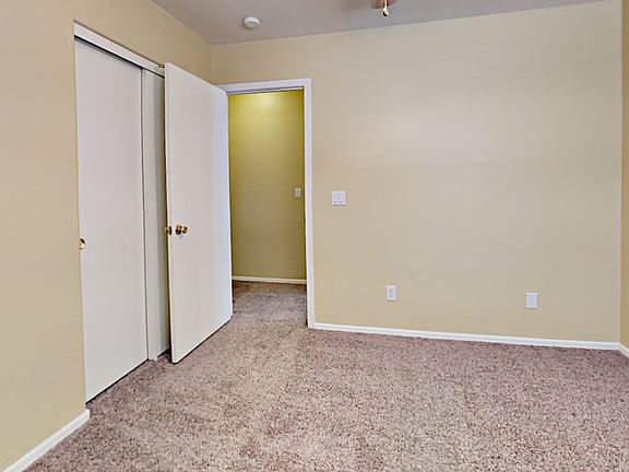 4th image of 15939 W Larkspur Dr