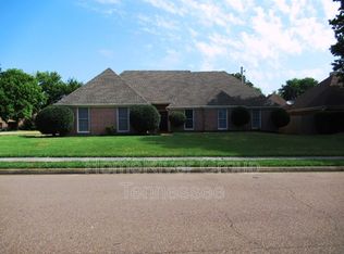 6836 Spring River Rd, Memphis, TN 38141