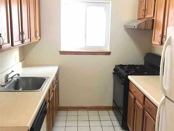 4th image of 137-15 Geranium Ave Floor 3