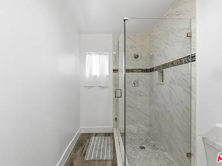 14141 Gault St — Photo 21
