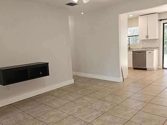 4th image of 1734 Atkamire Dr