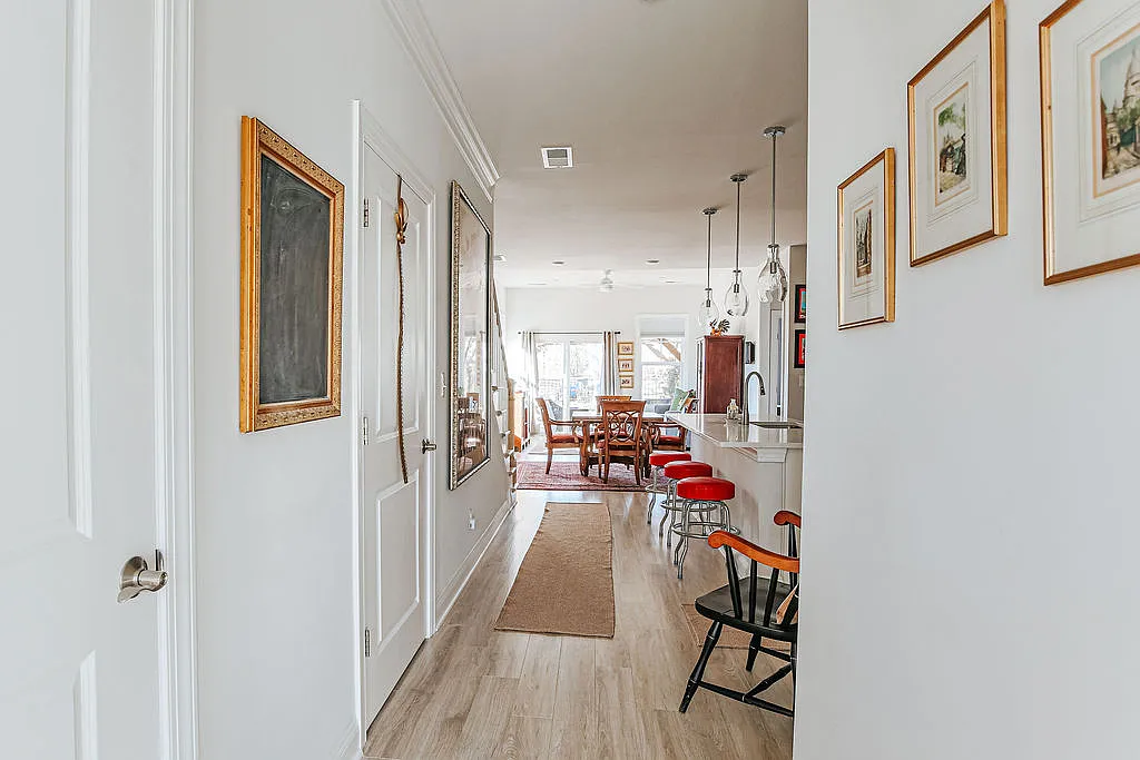 3 bed, 2.5 bath, 1846 sqft, $4,250 — Photo 4