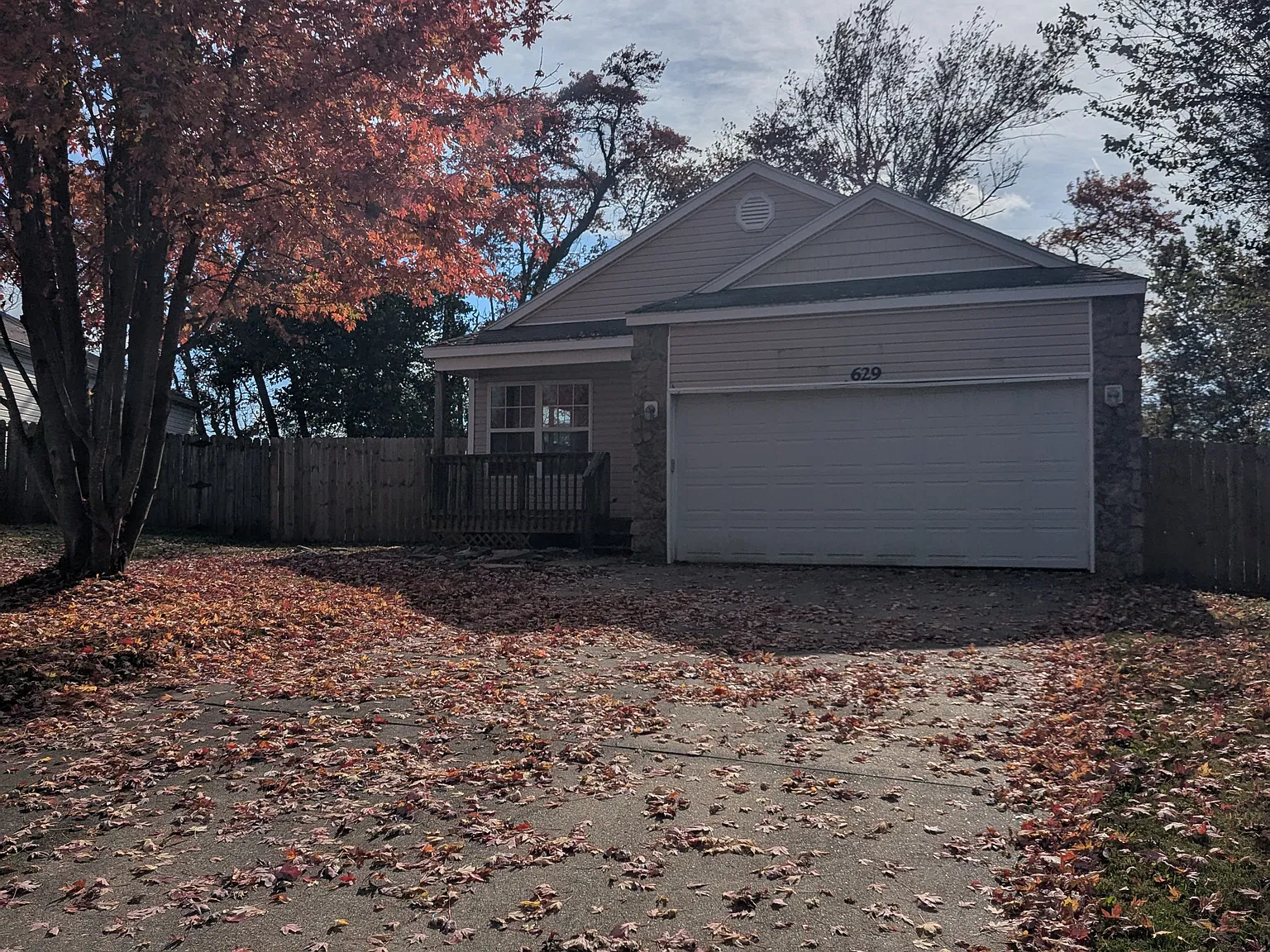 3 bed, 1200 sqft, $1,400 — Photo 2
