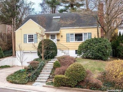 260 Thompson Shore Road, Manhasset, NY, 11030