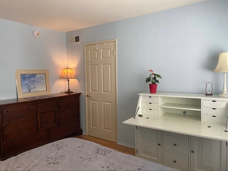 2204 S Bentley Ave #301 — Photo 8