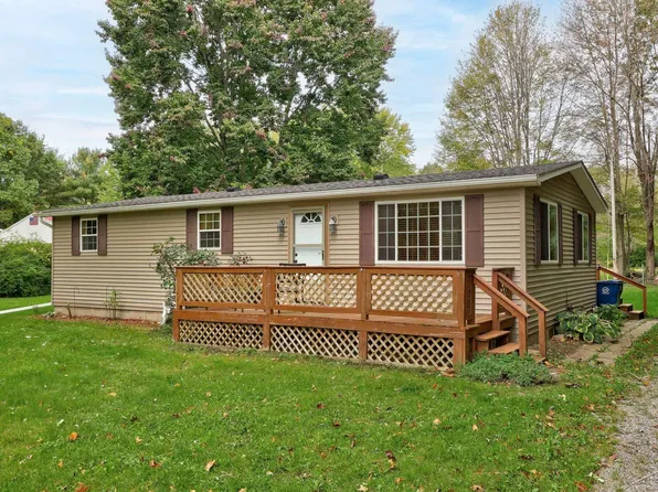 13110 Harris Rd, Chesaning, MI 48616