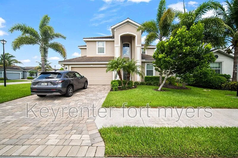 6 bed, 3.0 bath, 3302 sqft, $3,500 — Photo 2