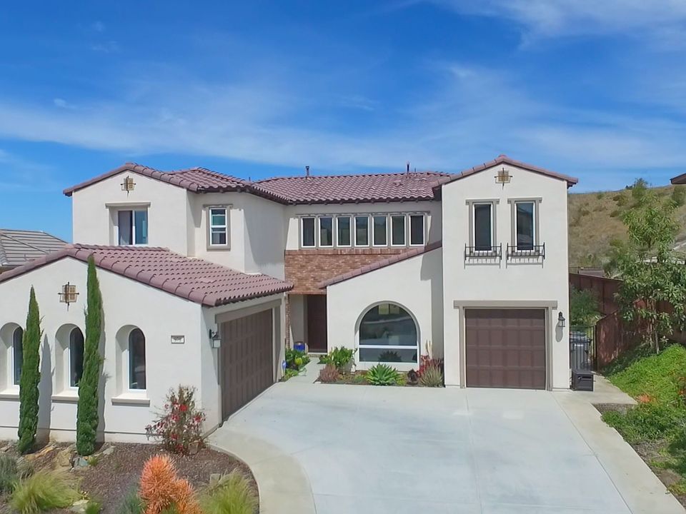 1st image of 979 Tucana Dr