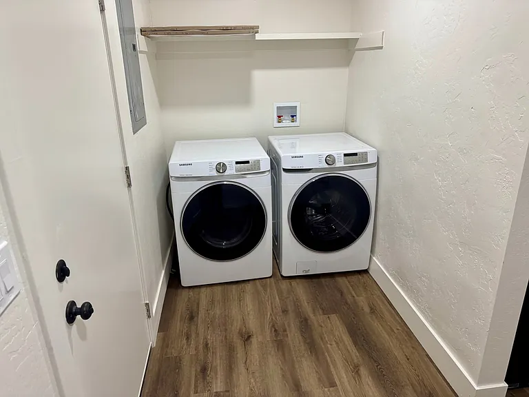 1132 E Brown St — Photo 13