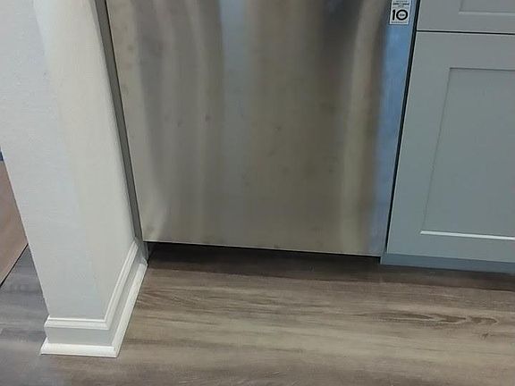 4th image of 1104 Albert St
