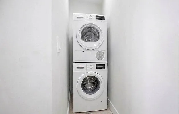 Laundry, photo 1