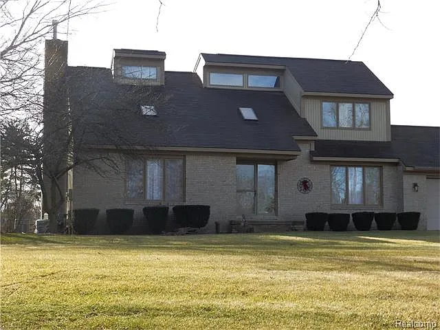 920 Merit Dr photo 1
