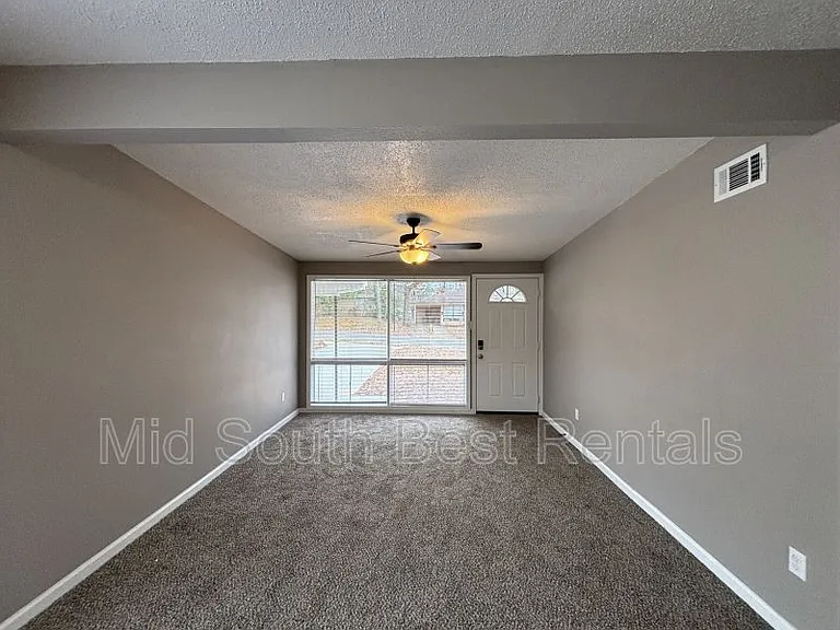 7 Ivy Dr — Photo 2