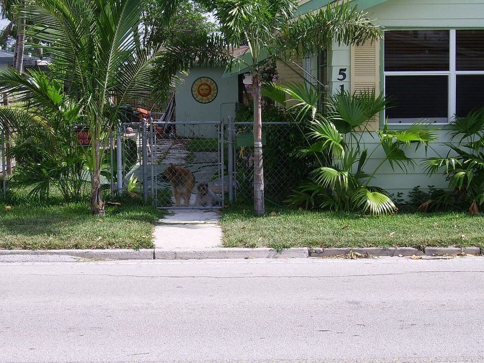 1st image of 512 10th Ave N