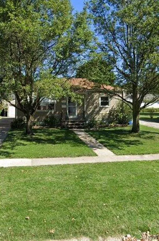 1813 Venice Ave photo 1