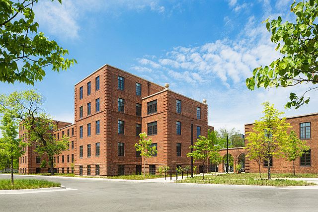 1st image of 2813 N Leavitt St APT 103