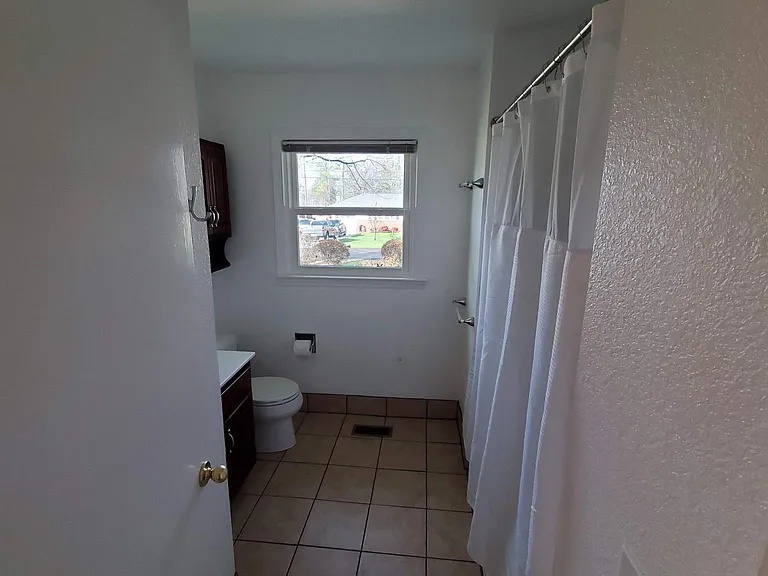 Bathroom tub/shower combo