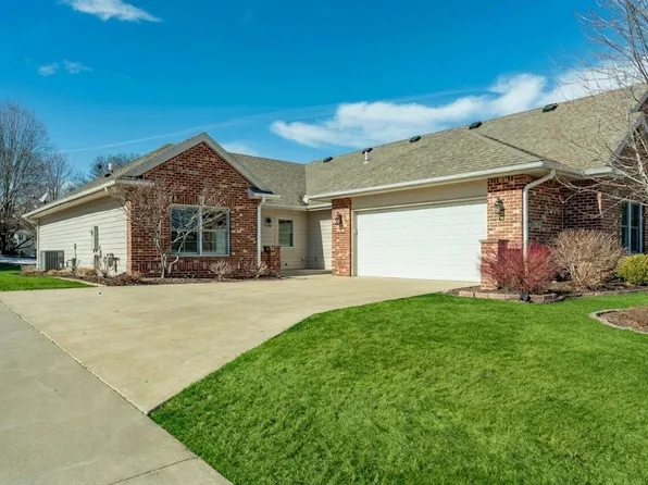 1990 NW 126th St, Clive, IA 50325