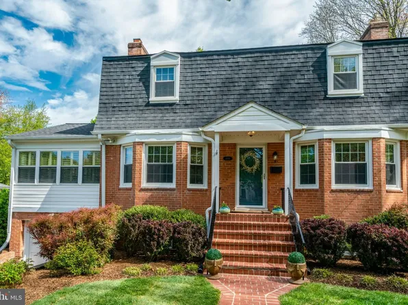 4019 N Chesterbrook Rd, Arlington, VA 22207