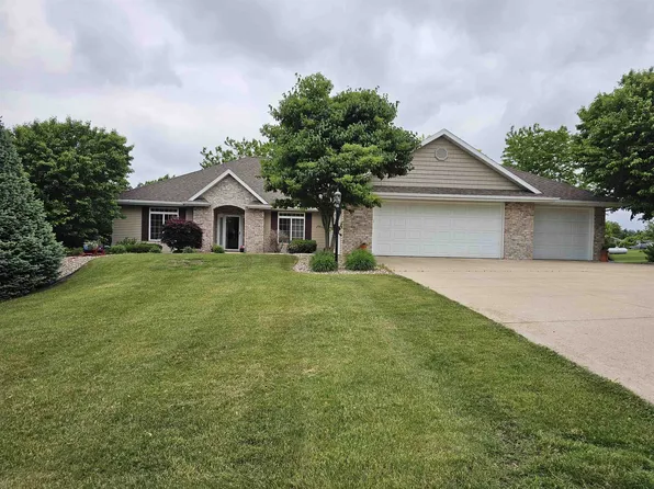 E6380 Esther Dr, Manawa, WI 54949