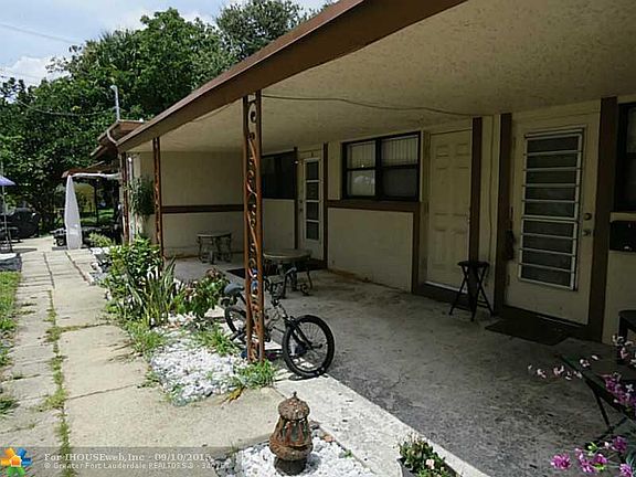 3rd image of 1529 N Andrews Ave