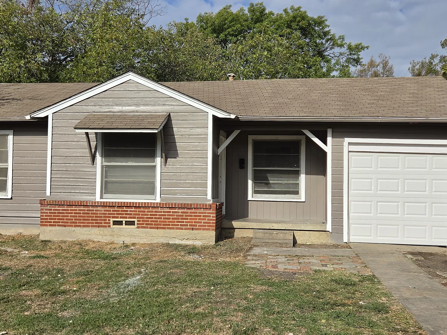 2 bed, 858 sqft, $1,750 — Photo 1
