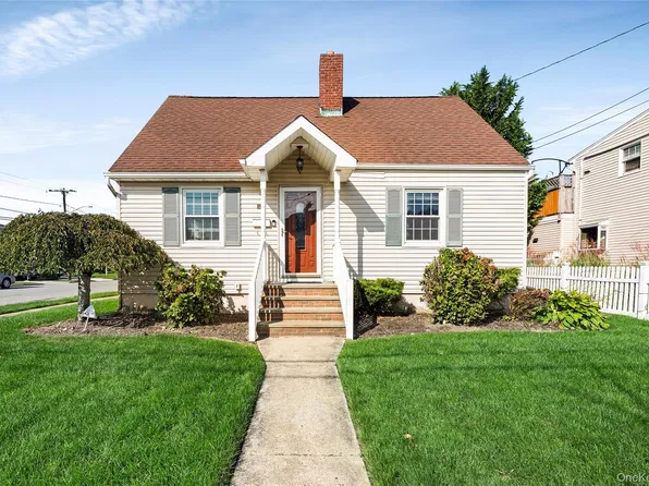 200 Forest Avenue, Massapequa, NY 11758
