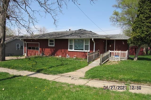 1st image of 440 E 10th St
