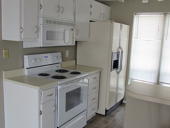 5th image of 8374 Hawks Nest Ct