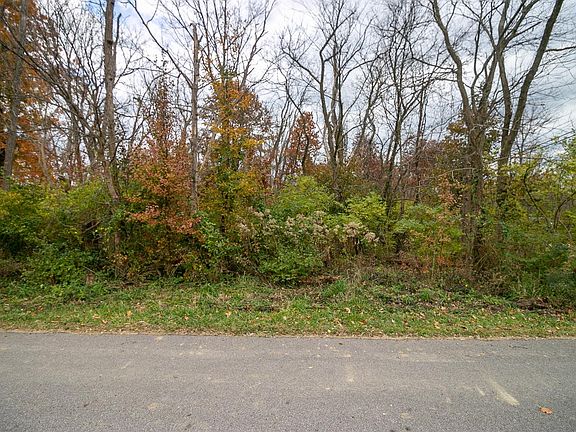 5th image of 12052 Oak Dr