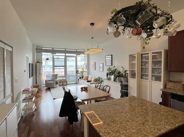 901 W Madison St Unit 915, Chicago, IL 60607