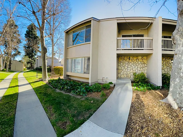 1214 Llama Ct — Photo 3