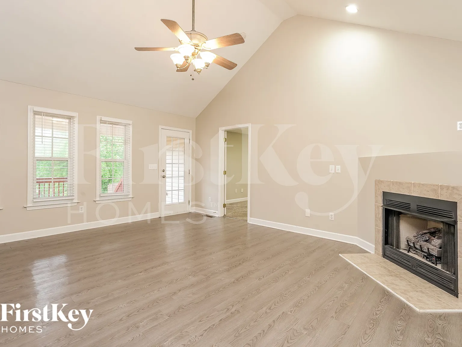 3 bed, 2.0 bath, 1598 sqft, $1,995 — Photo 3