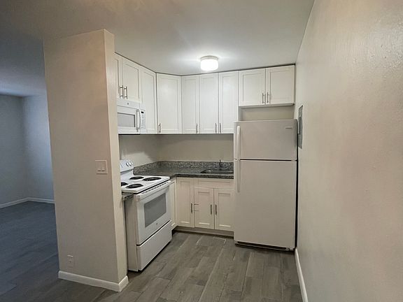 2nd image of 1415 SW 1st St APT 3