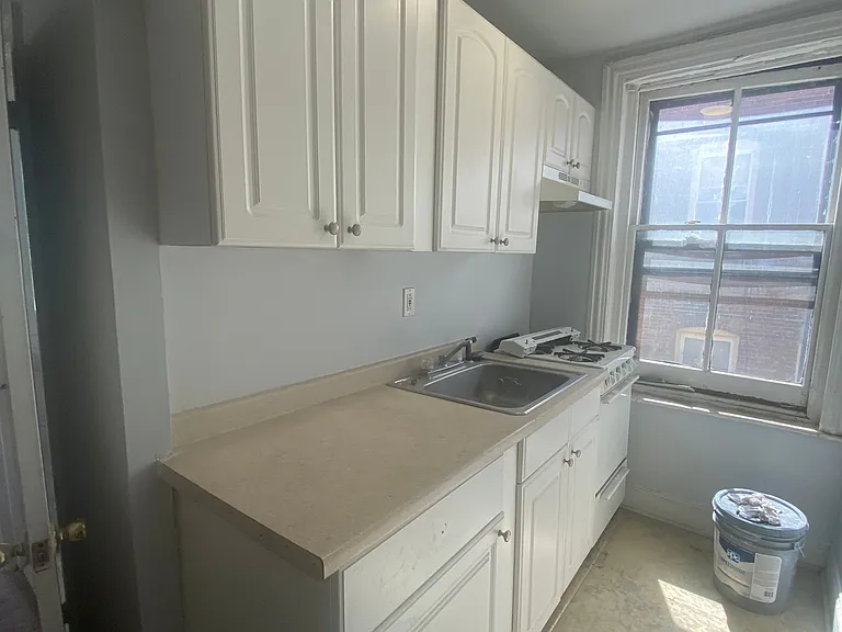 4420 Osage Ave #2R — Photo 2