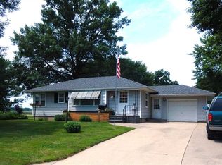 221 S Guilford St, Sumner, IA 50674