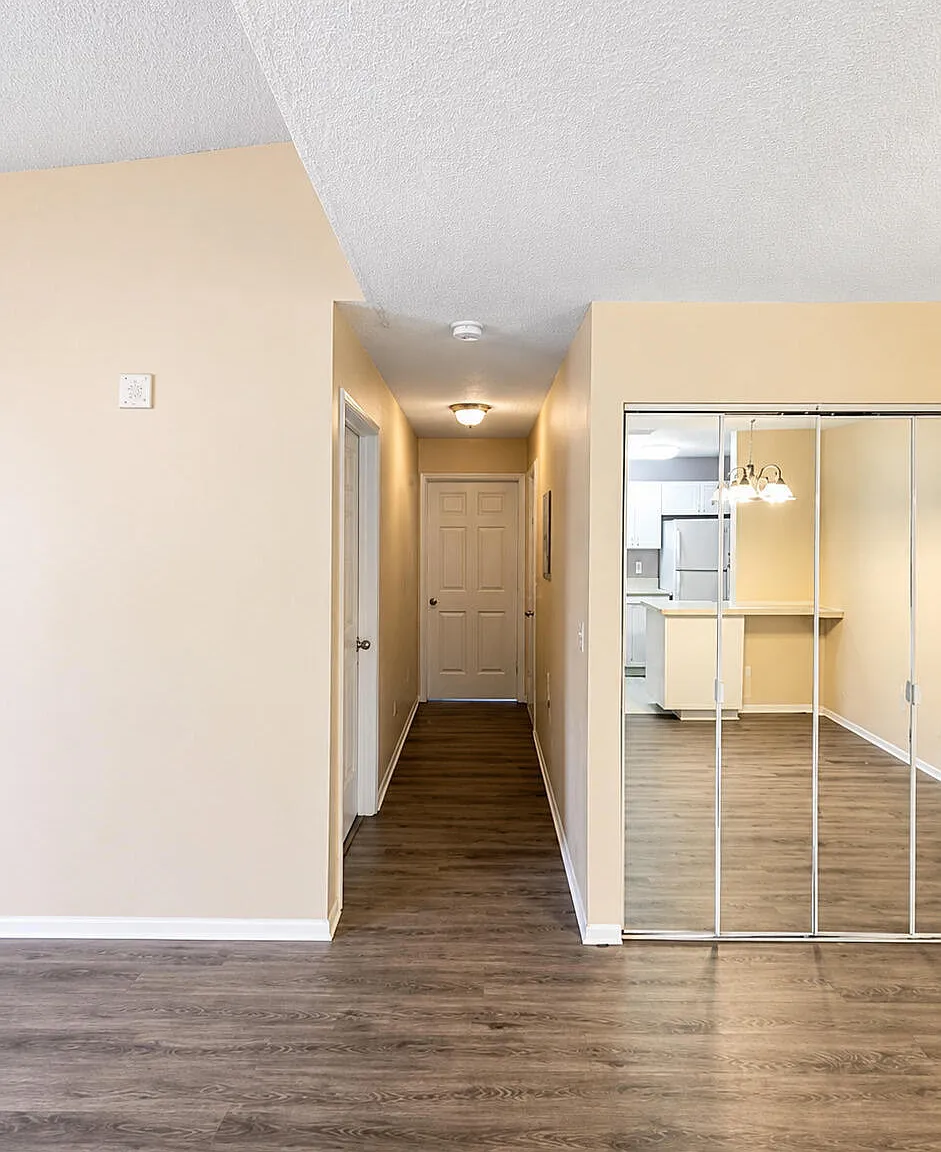 2 bed, 1078 sqft, $1,795 — Photo 2