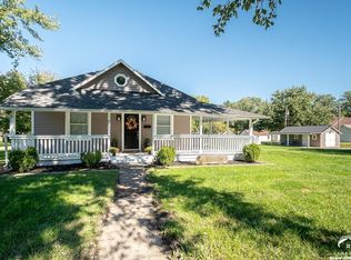 810 Francis St, Valley Falls, KS 66088