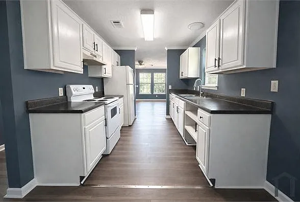643 Langston Dr SW — Photo 6
