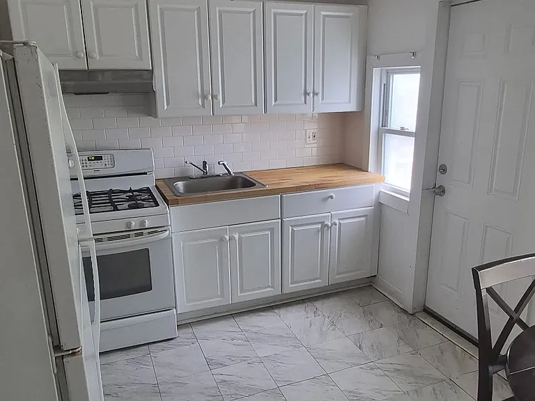 438 Main St #R — Photo 16