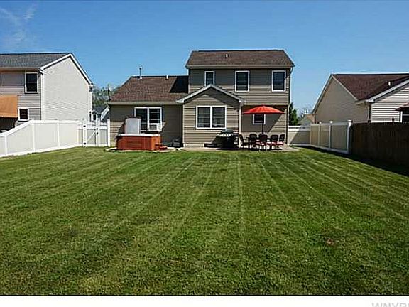 4th image of 1430 Evergreen Dr