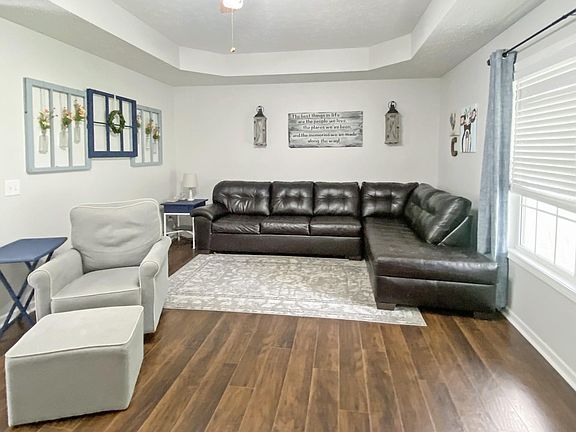 5th image of 39 River Wood Dr