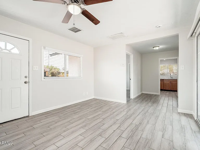 744 W Coolidge St #C — Photo 6