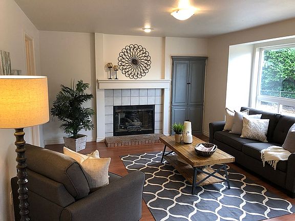 2nd image of 11416 231st Avenue Ct E
